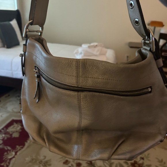 Elegant Gray Leather Shoulder Bag - Picture 1 of 7